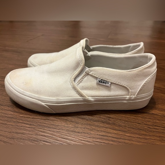 Classic Slip-On Shoe - Women’s - Size 7.5 - Picture 2 of 9